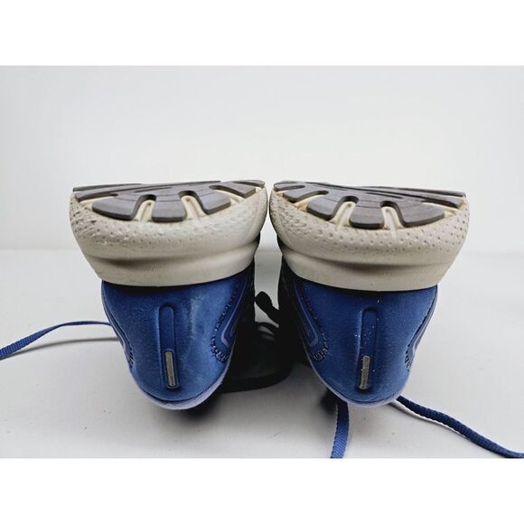 Brooks Women 9 Comfy footwear - Picture 5 of 9